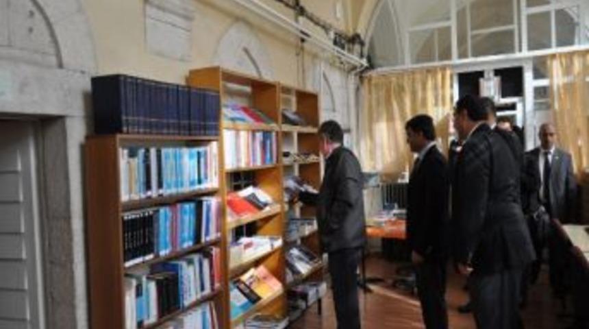 Bakan G&uuml;nay Elmalı&rsquo;da