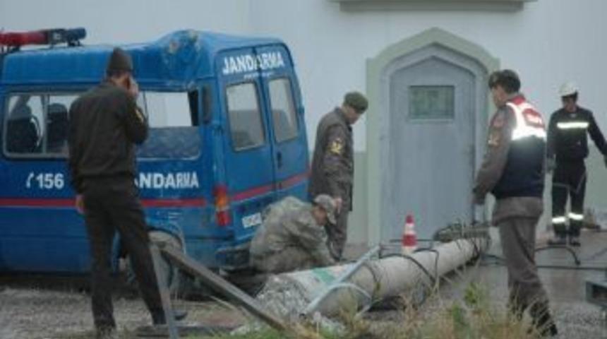 Jandarma Aracı Kaza Yaptı: 3 Asker Yaralı