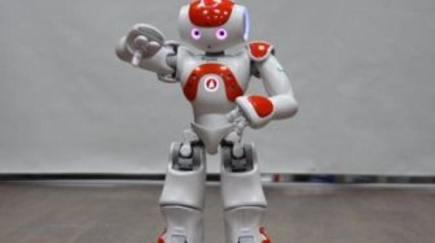 Gangnam Style dansı yapan robot