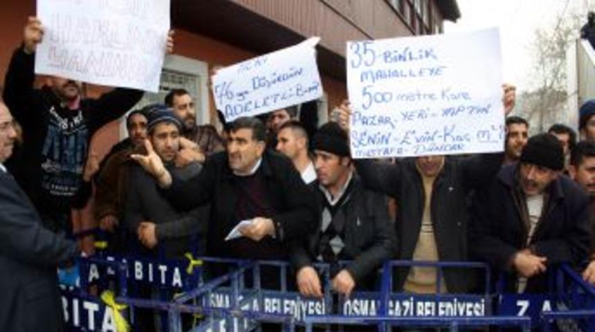 Osmangazi'de Pazarcıların Belediyeye Tepkisi Devam Ediyor