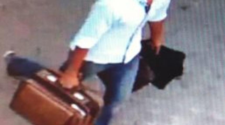 &Ccedil;ete Dolandırıcılık Y&ouml;ntemiyle Elde Ettiği Paraları &Ccedil;antayla Taşımış