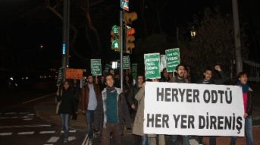 Yt&uuml; &Ouml;ğrencilerinden "odt&uuml;" Eylemi