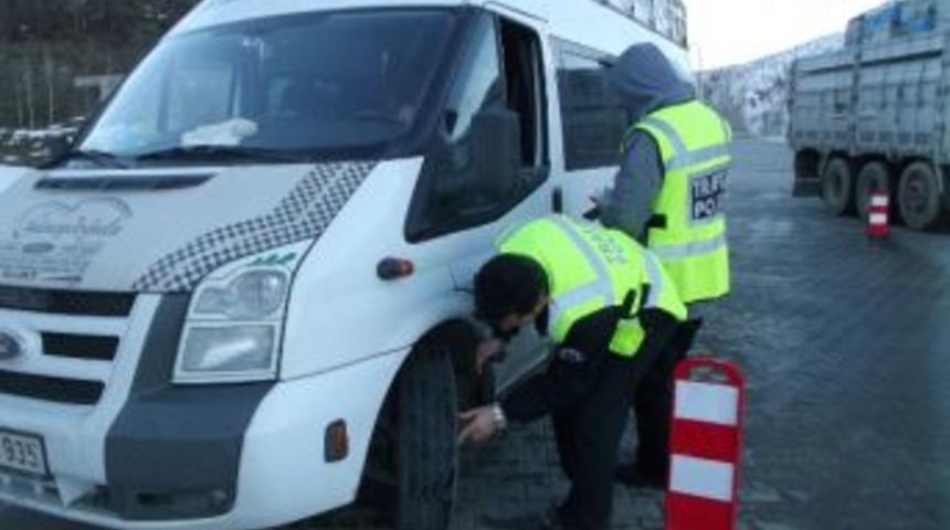 Hizan’da Kış Lastiği Uygulaması