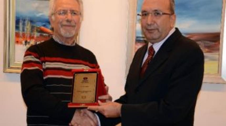 Ressam Serbest, Sanko Sanat Galerisi’nde Sergi Açtı