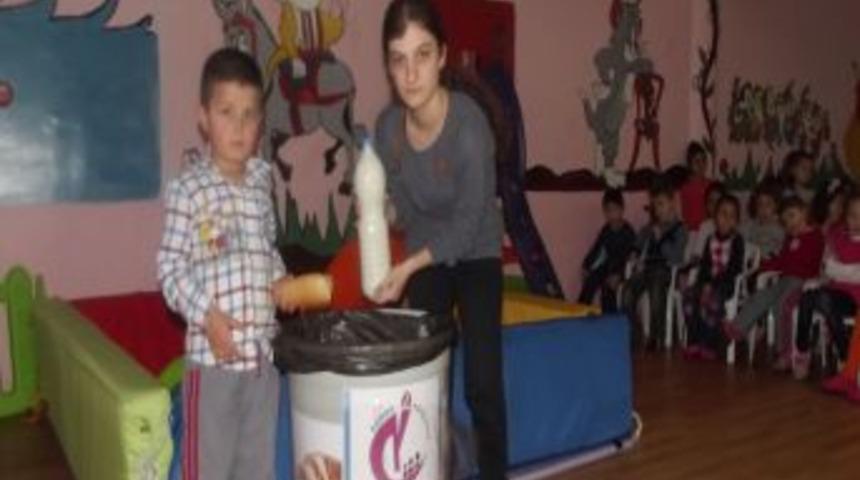 &Ouml;ğrenciler S&uuml;t &Ouml;d&uuml;l&uuml;yle Israf Etmemeyi &Ouml;ğreniyor