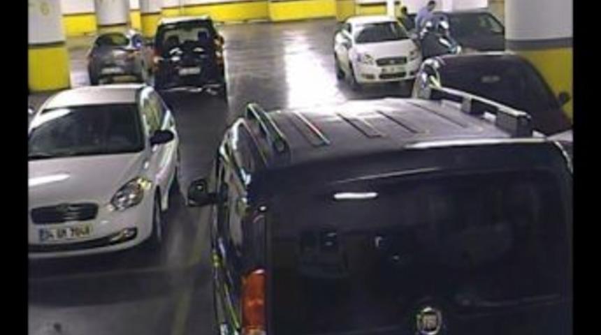 Alışveriş Merkezi Otoparkından Hırsızlık Kamerada