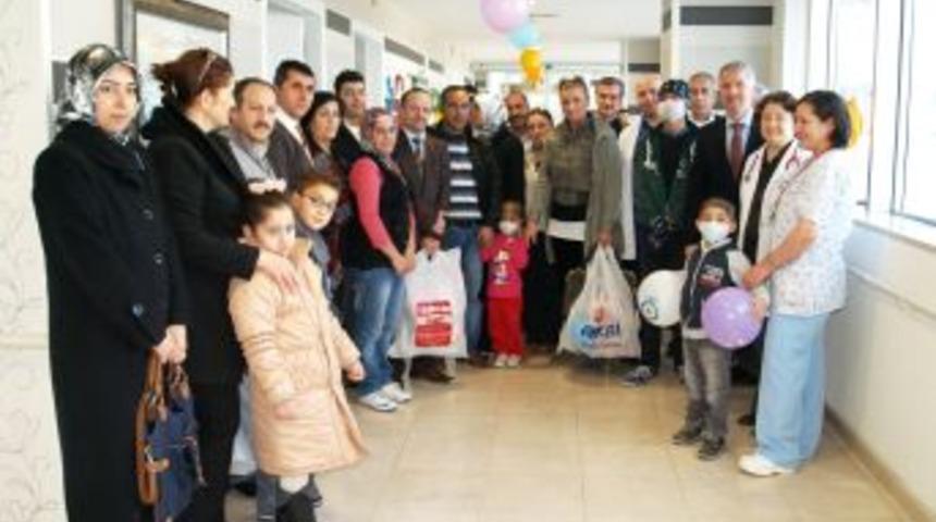 Medical Park Samsun Hastanesi'ndeki L&ouml;semili &Ccedil;ocuklara Arkadaş Ziyareti