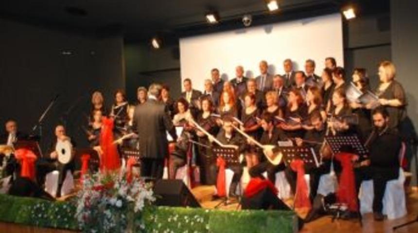 Dimder 2012'ye Konserle Veda Etti
