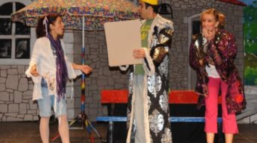 Aydın Belediyesi Şehir Tiyatrosu Turnelere Başladı