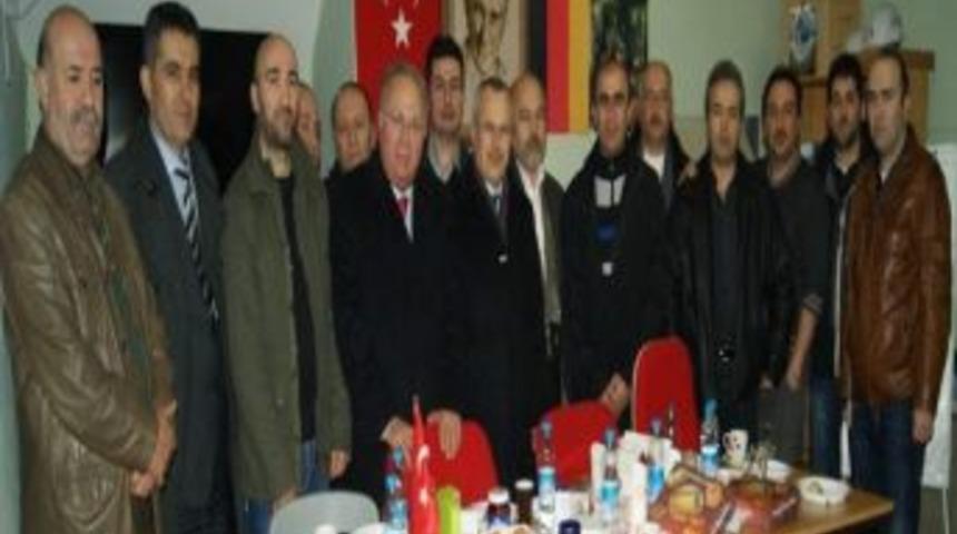 Ceylan, Zonguldaklılar Ve Karab&uuml;kl&uuml;ler Derneklerini Ziyaret Etti