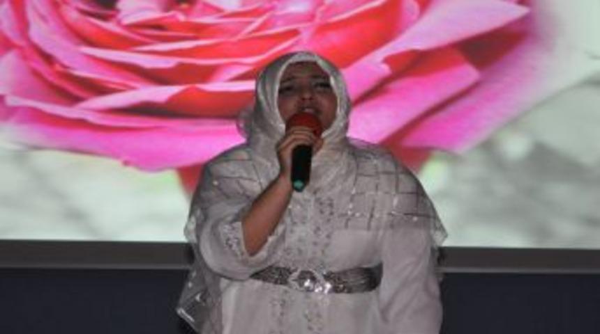 Kız Yetiştirme Yurdu &Ouml;ğrencilerinden Ağlatan Şiir Dinletisi