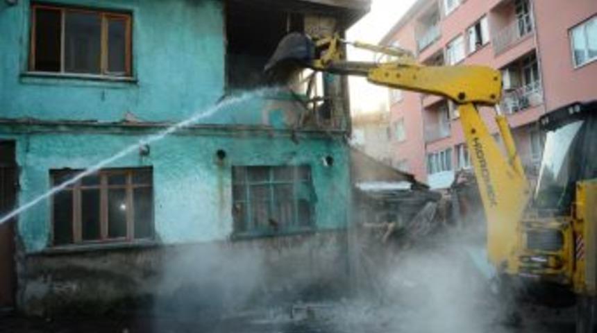 Yıldırım K&uuml;lliyesi'nin &Ccedil;evresi Temizleniyor