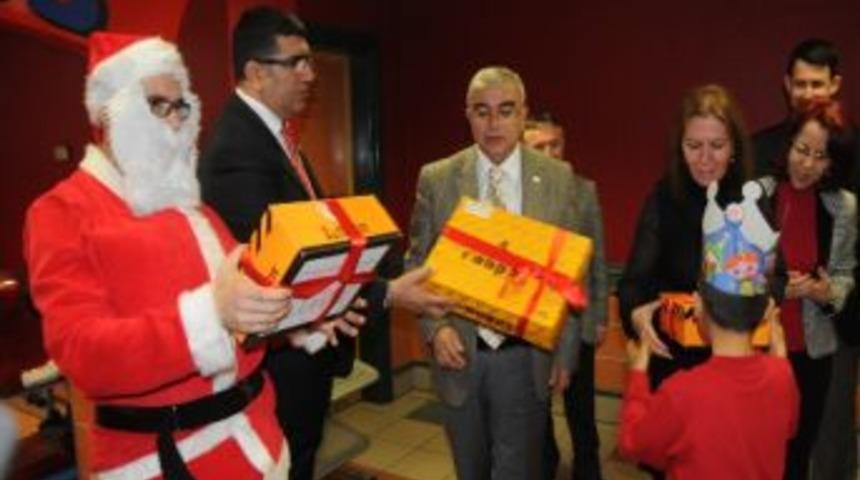 Başkan Baysan&rsquo;dan Kimsesiz &Ccedil;ocuklara Yılbaşı S&uuml;rprizi