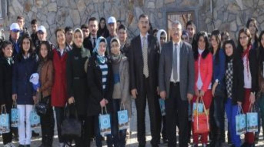 Lise &Ouml;ğrencilerinden &Uuml;niversiteye Ziyaret