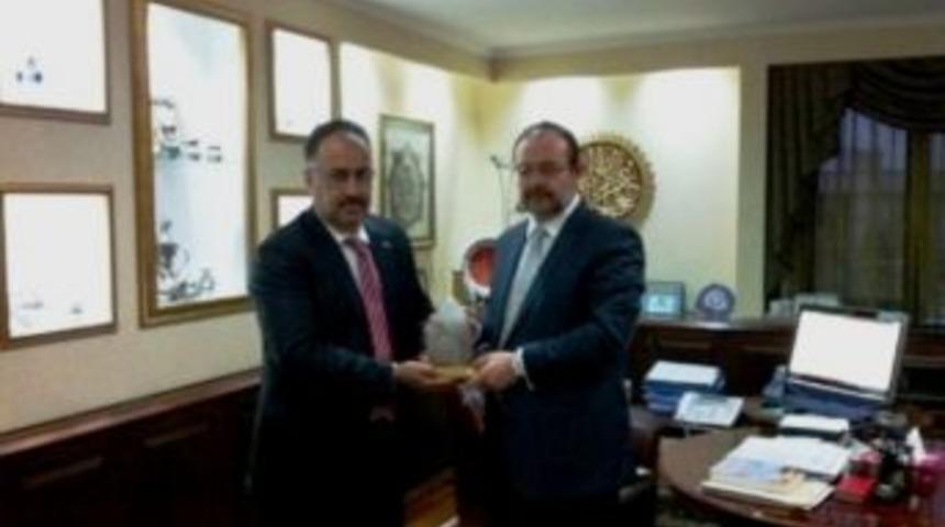 Rekt&ouml;r Yılmaz&rsquo;dan Diyanet İşleri Başkanı G&ouml;rmez&rsquo;e Ziyaret