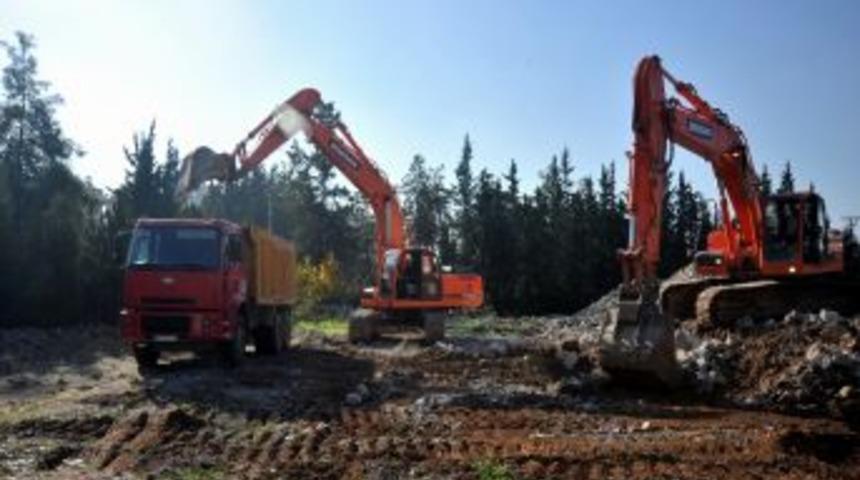 Kongre Ve Sergi Merkezi Inşaatı I&ccedil;in Ilk Kazma Vuruldu