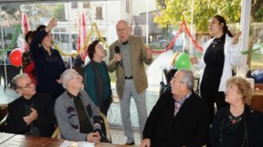 Bilge &Ccedil;ınarlar Yeni Yıl Kutlamasında Doyasıya Eğlendiler