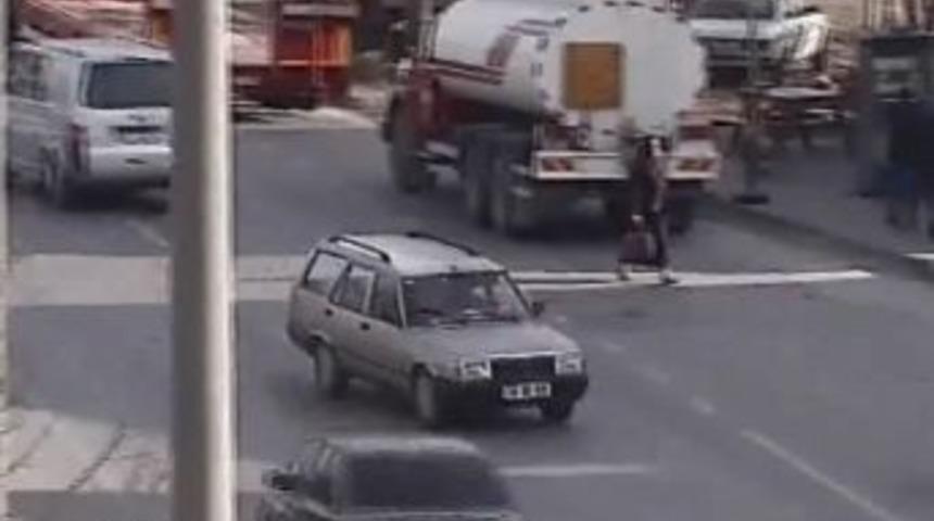 D&uuml;zce&rsquo;de İlgin&ccedil; Kazalar Mobese&rsquo;de