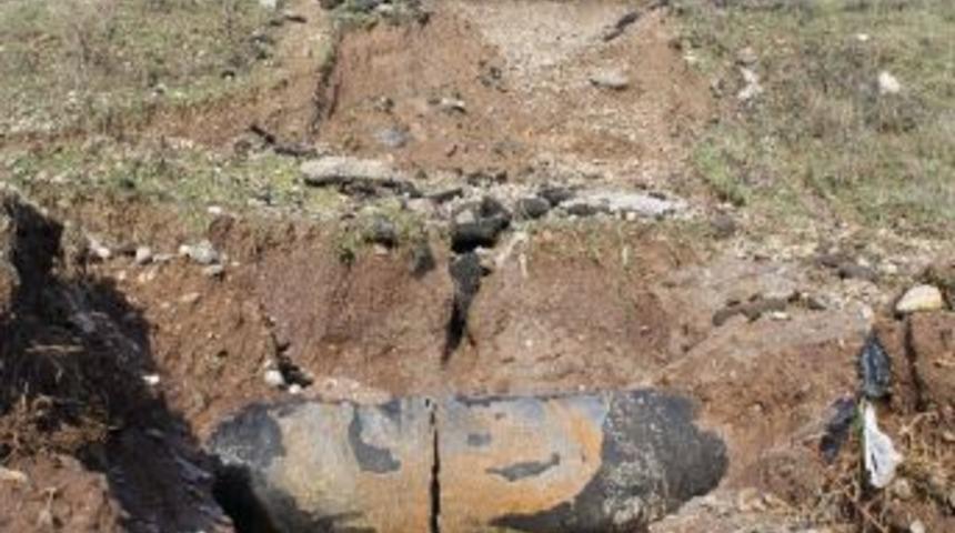 Diyarbakır&rsquo;da İ&ccedil;me Suyu Şebeke Borusu Patladı