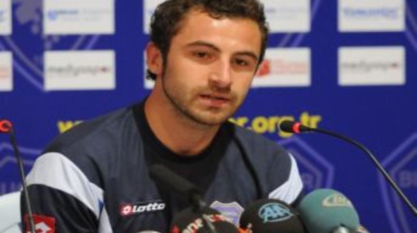 G&ouml;ztepe, Abd&uuml;lkadir &Ouml;zgen&rsquo;i Renklerine Bağladı