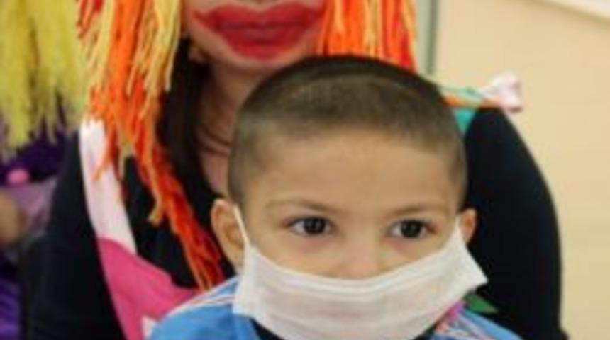 L&ouml;semili &Ccedil;ocukların Yılbaşı Sevinci