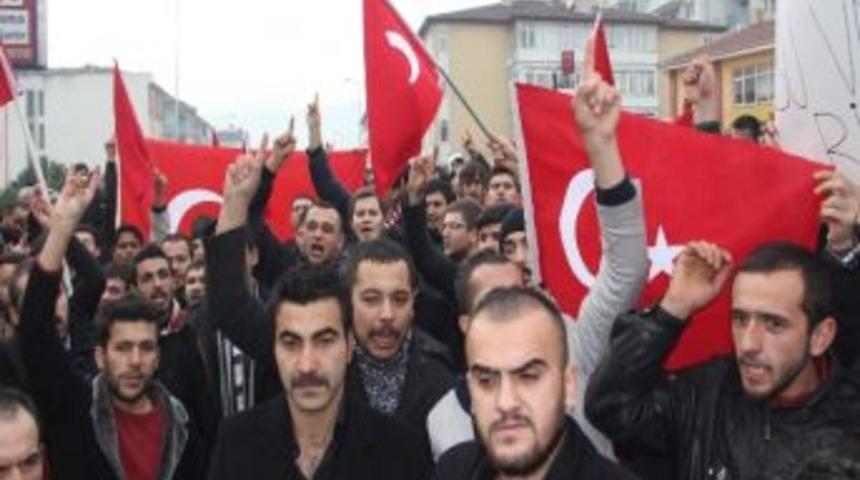 Karab&uuml;k&rsquo;teki Uludere A&ccedil;ıklamasına T&uuml;rk Bayraklı Tepki