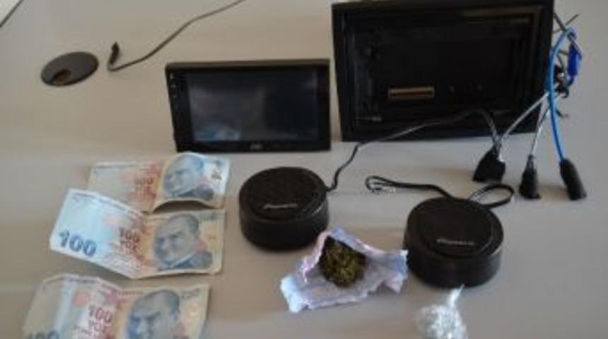 &Ouml;ğrenci Servisinden M&uuml;zik Sistemi &Ccedil;alan Ş&uuml;pheliler Yakalandı