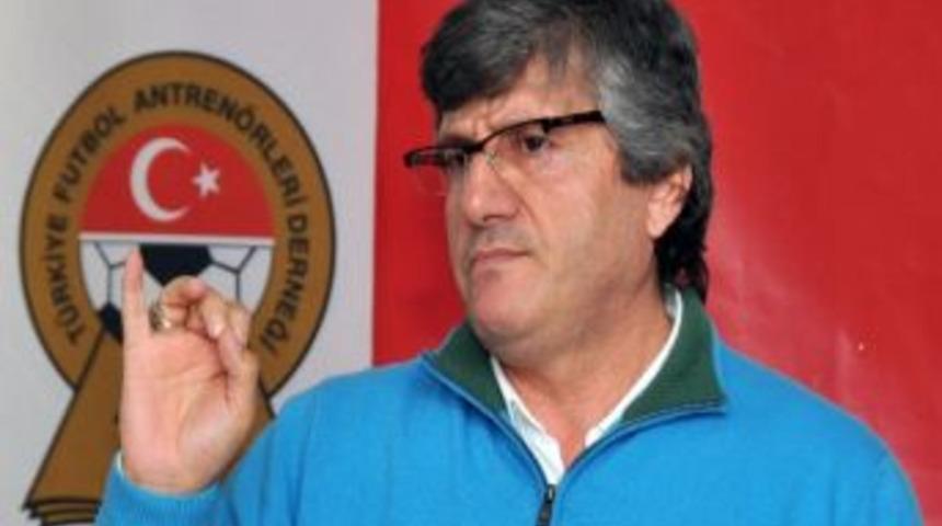 Gümüşhane’de Futbol Antrenörlerine “başarıya Giden Yol” Konulu Panel Düzenlendi