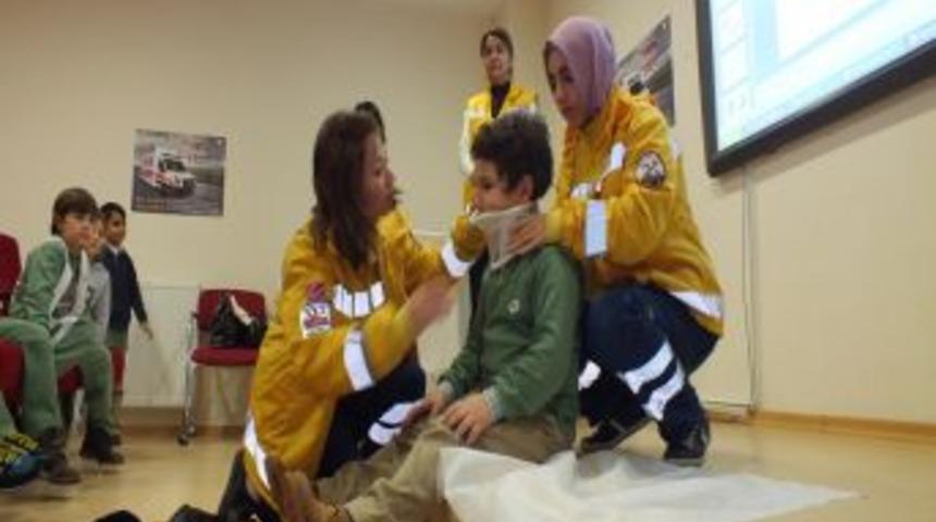 "112 Acil Servis'e Gelen 30 Telefondan Sadece Biri Doğru"