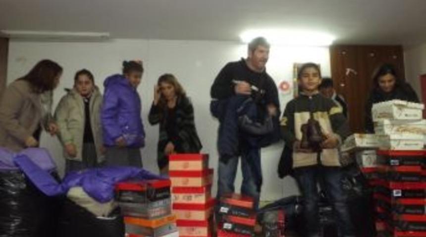 İstanbullu &Ouml;ğrencilerden Malkaralı &Ouml;ğrencilere Yeni Yıl Hediyesi