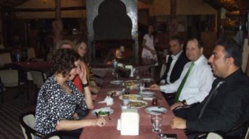 Ortaca Polisi Yılbaşı &Ouml;ncesi Moral Depoladı