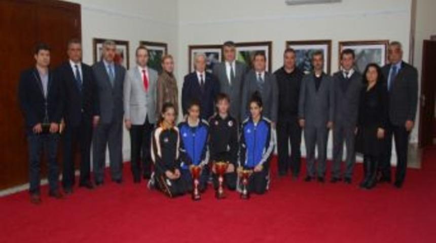 Okul M&uuml;d&uuml;rlerinden Aldırmaz&rsquo;a Teşekk&uuml;r