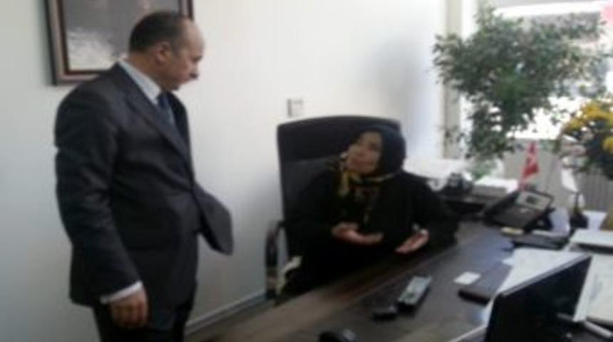 Başkan Erdoğan Makam Koltuğunu Yaşlı Kadına Verdi