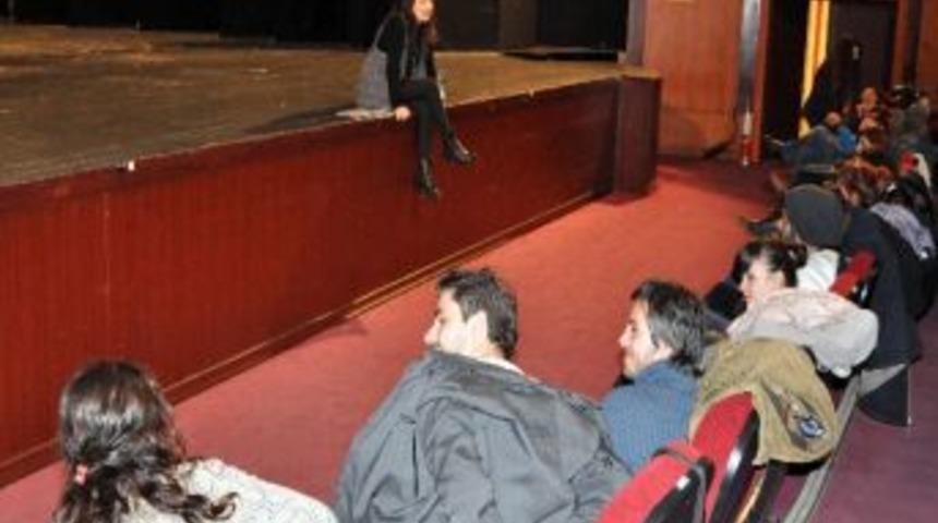 Tiyatro Okulunda Yoğun Eğitim Programı