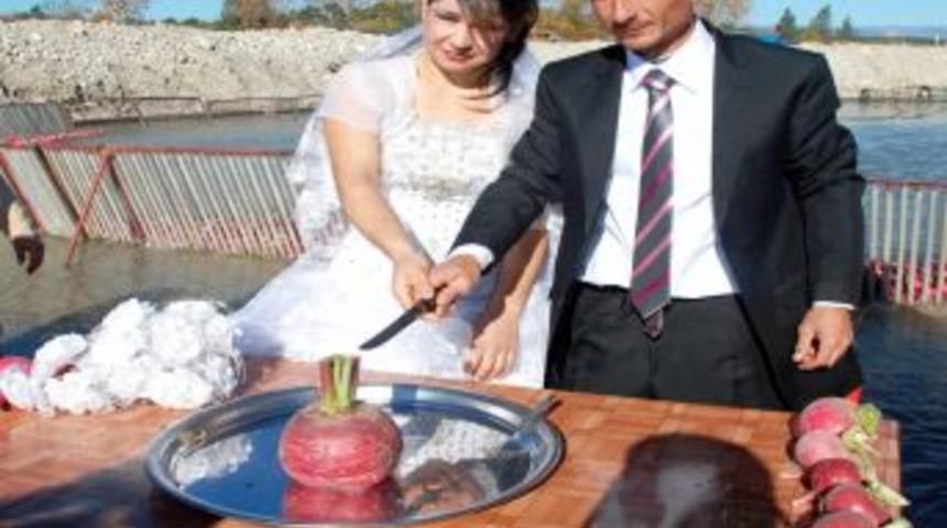 Turplu D&uuml;ğ&uuml;n Sanal Alemin G&ouml;zdesi Oldu