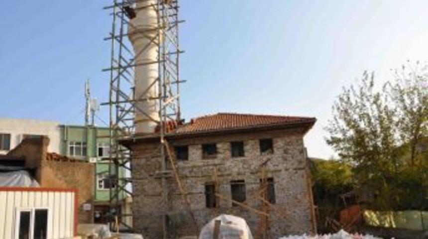 Tavşancıl Camii Restorasyonu S&uuml;r&uuml;yor