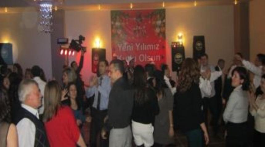 &Ouml;demiş Belediyesi Yeni Yılı Yeni Nikah Salonunda Kutladı