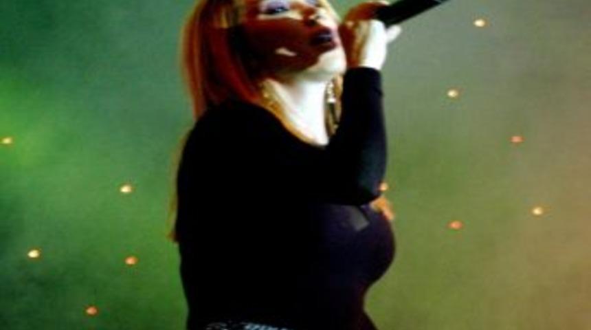 Hande Yener&rsquo;in Acı G&uuml;n&uuml;