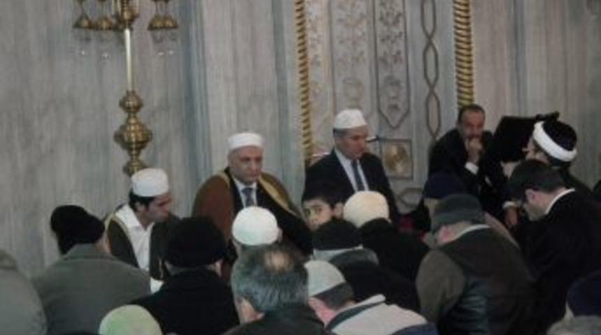 Mısırlı Hafızların Kur&rsquo;an Ziyafeti G&ouml;n&uuml;lleri Fethetti