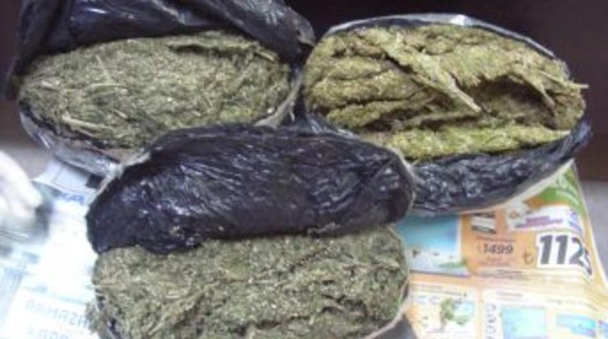 Yılbaşı 'fişek'lerine Polis Baskını