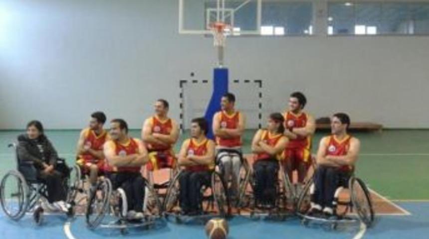 Kayseri Tekerlekli Basketbol Takımı Farklı Galip Geldi