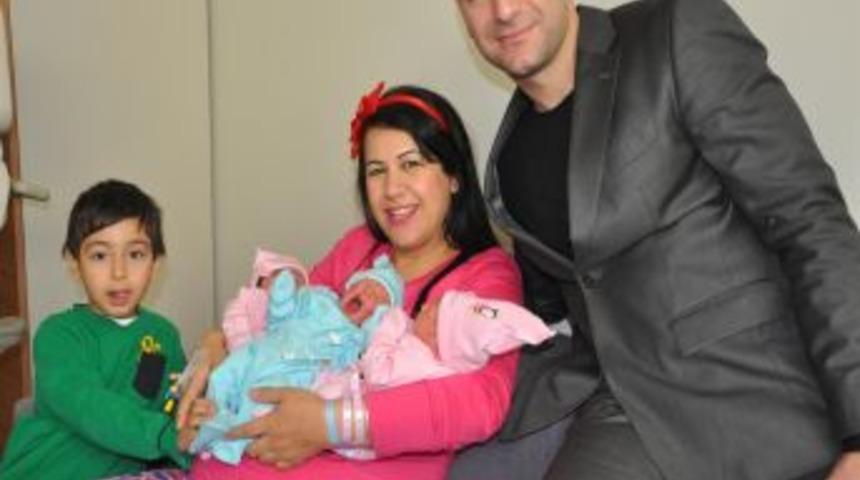 Yılın Son G&uuml;n&uuml;nde &Uuml;&ccedil;&uuml;z Bebek Sevinci Yaşadılar