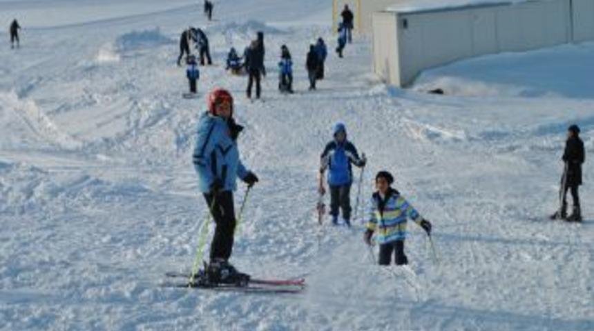 2 Bin 700 Rakımlı Yaylada Kayak Keyfi