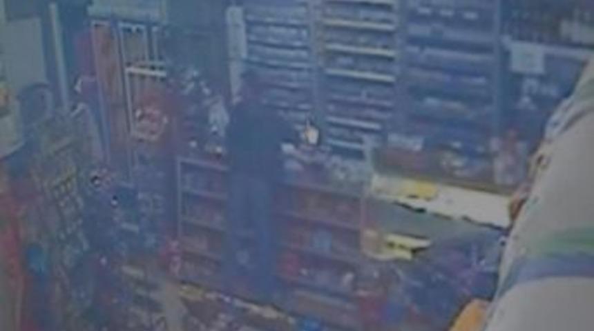 Cezaevinden &Ccedil;ıktı Yine &Ccedil;aldı