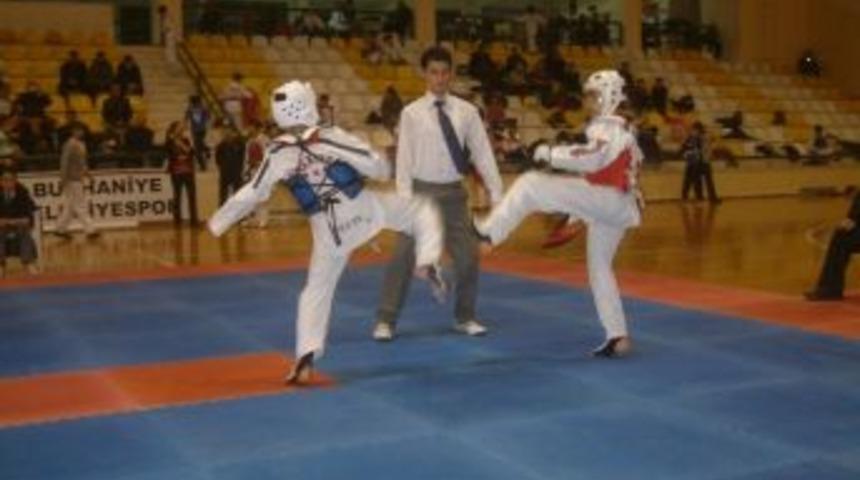Burhaniye&rsquo;de Tekvando Heyecanı Yaşandı