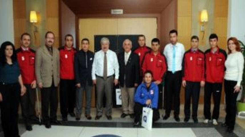 Ampute Futbol Takımından Akaydın'a Teşekk&uuml;r Ziyareti