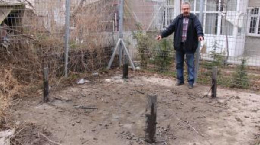 Apartman Bah&ccedil;esindeki Baz Istasyonu Mahkeme Kararıyla Kaldırıldı