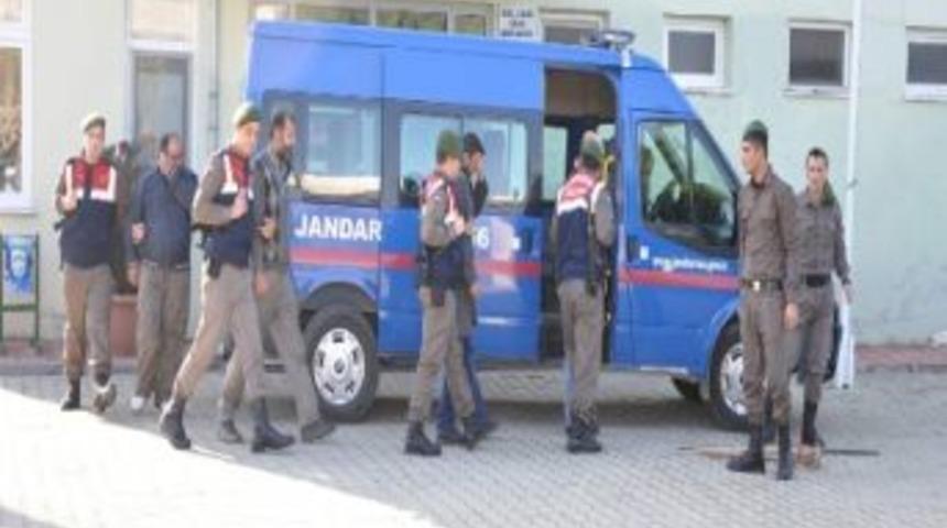 Jandarmadan İzinsiz Kazı Yapanlara Su&ccedil; &Uuml;st&uuml;