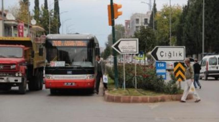 D&ouml;şemealtı Kırmızı Otob&uuml;slerle Tanıştı