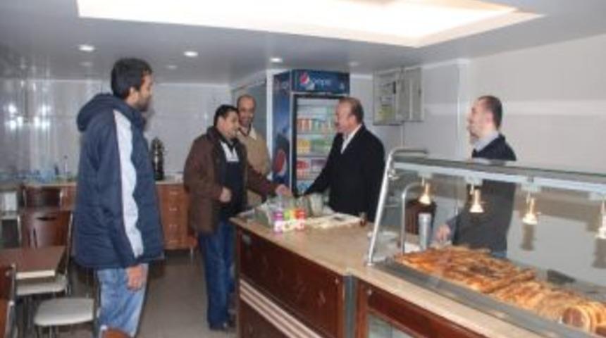 Başkan&rsquo;dan Esnafa Yeni Yıl Kutlaması